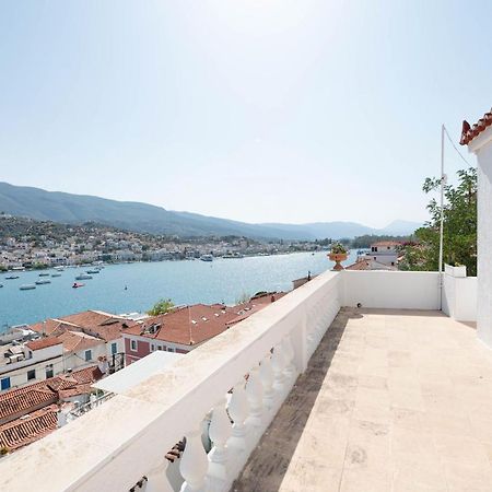 Traditional House Under The Clock Tower With Sweet View Poros Town Екстериор снимка