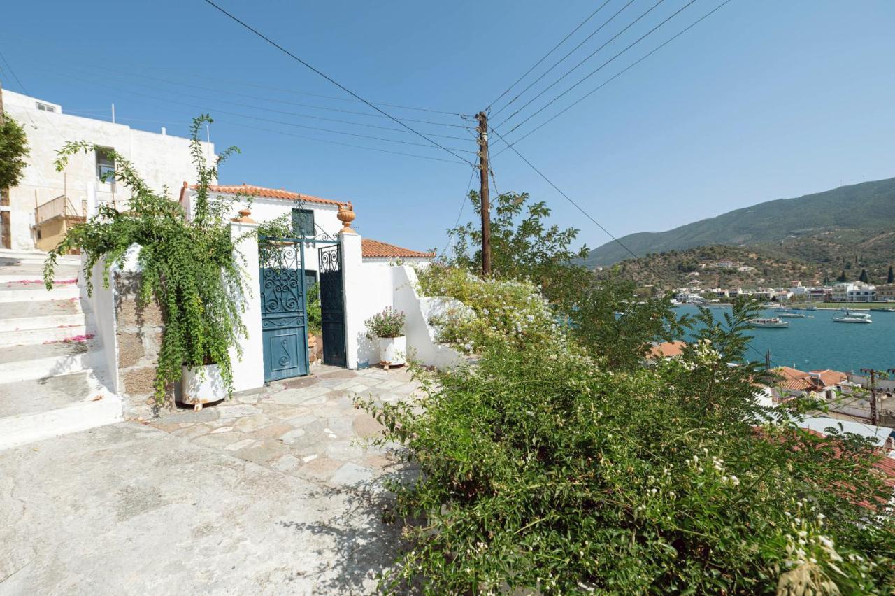 Traditional House Under The Clock Tower With Sweet View Poros Town Екстериор снимка