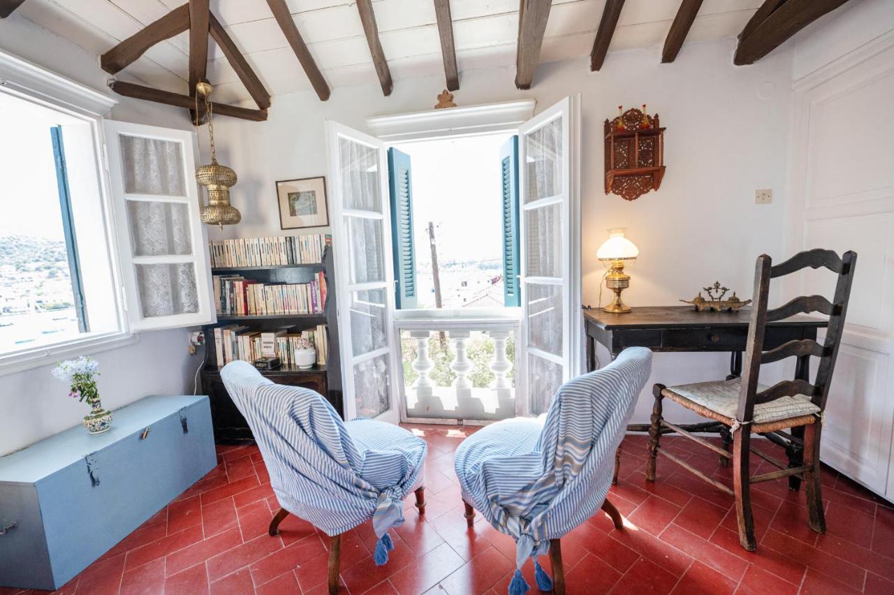 Traditional House Under The Clock Tower With Sweet View Poros Town Екстериор снимка