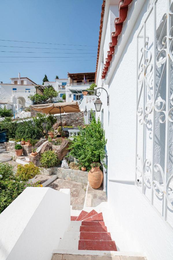 Traditional House Under The Clock Tower With Sweet View Poros Town Екстериор снимка