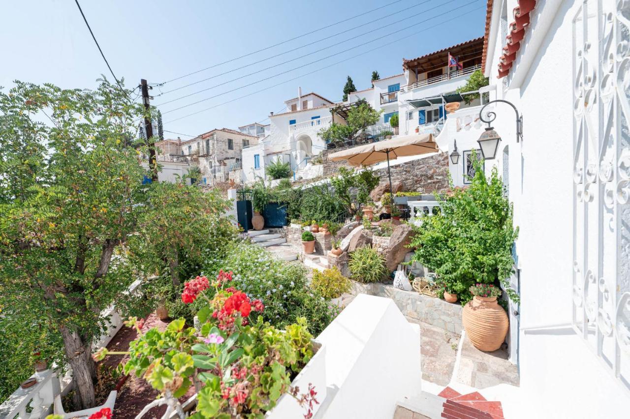 Traditional House Under The Clock Tower With Sweet View Poros Town Екстериор снимка