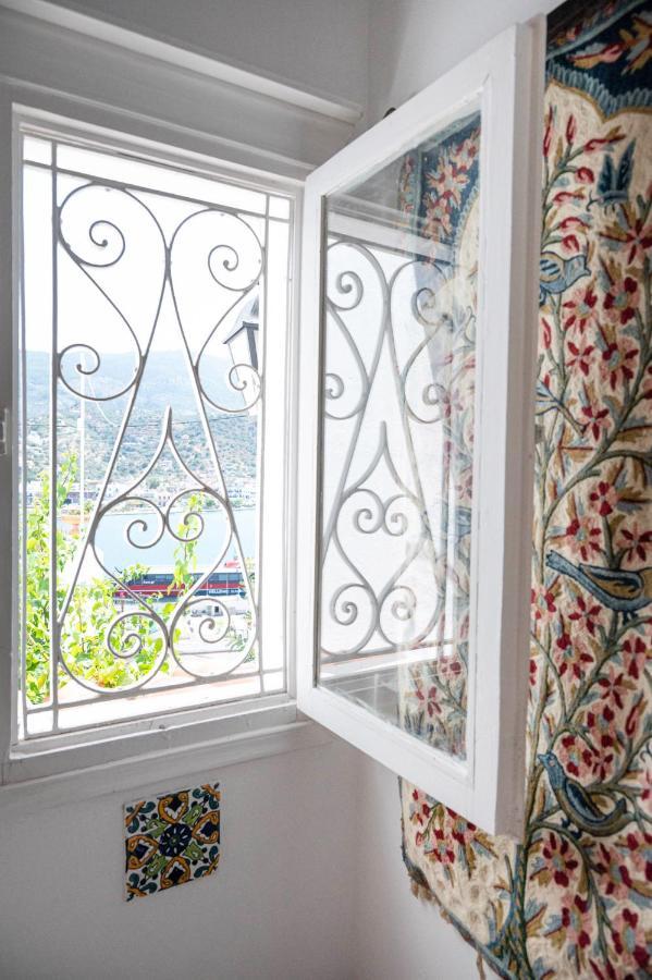 Traditional House Under The Clock Tower With Sweet View Poros Town Екстериор снимка