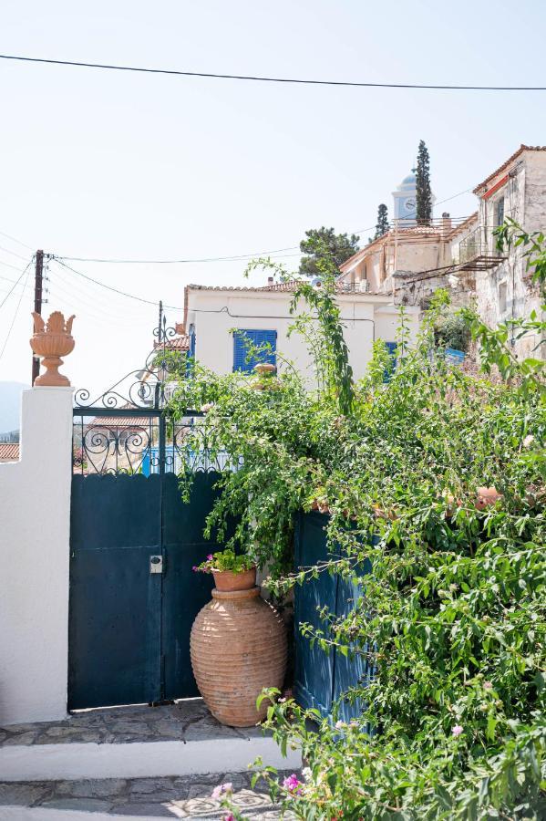 Traditional House Under The Clock Tower With Sweet View Poros Town Екстериор снимка