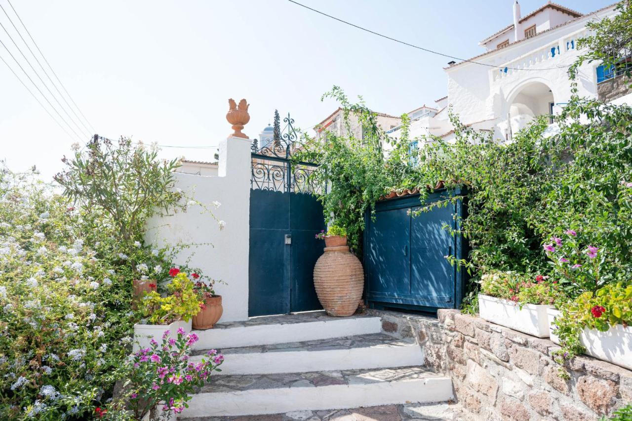 Traditional House Under The Clock Tower With Sweet View Poros Town Екстериор снимка